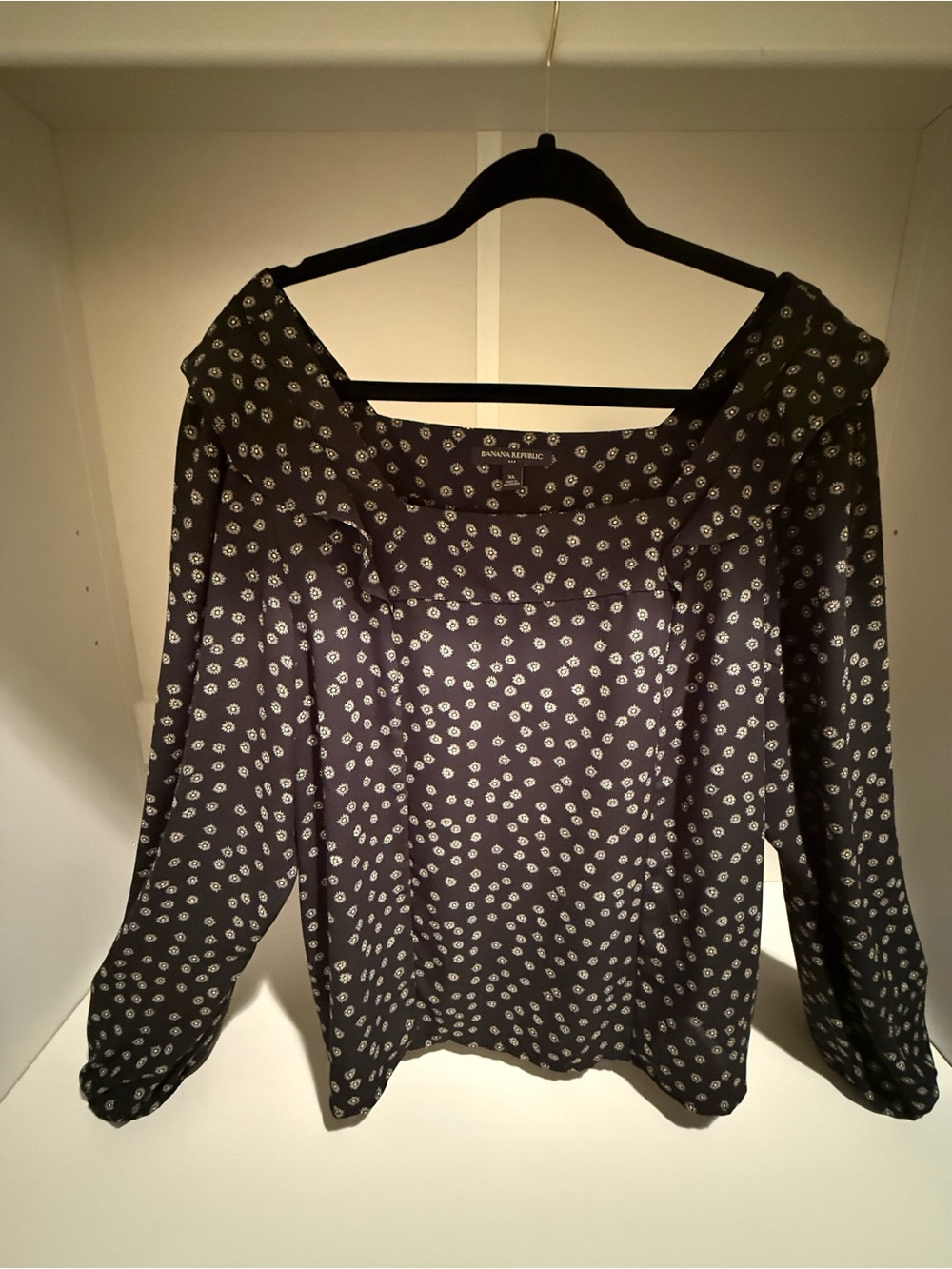 Banana Republic Black Floral-Print Long Sleeve Blouse